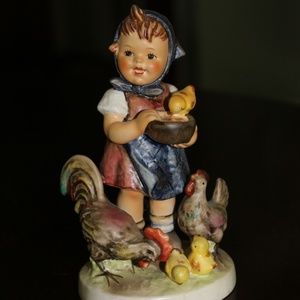 Goebel Hummel Figurine, Feeding Time #199